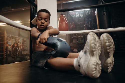Ilmainen kuvapankkikuva tunnisteilla afroamerikkalainen, bokseri, hyvässä kunnossa Kuvapankkikuva