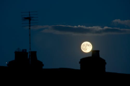 夜空, 屋頂, 月亮 的 免費圖庫相片
