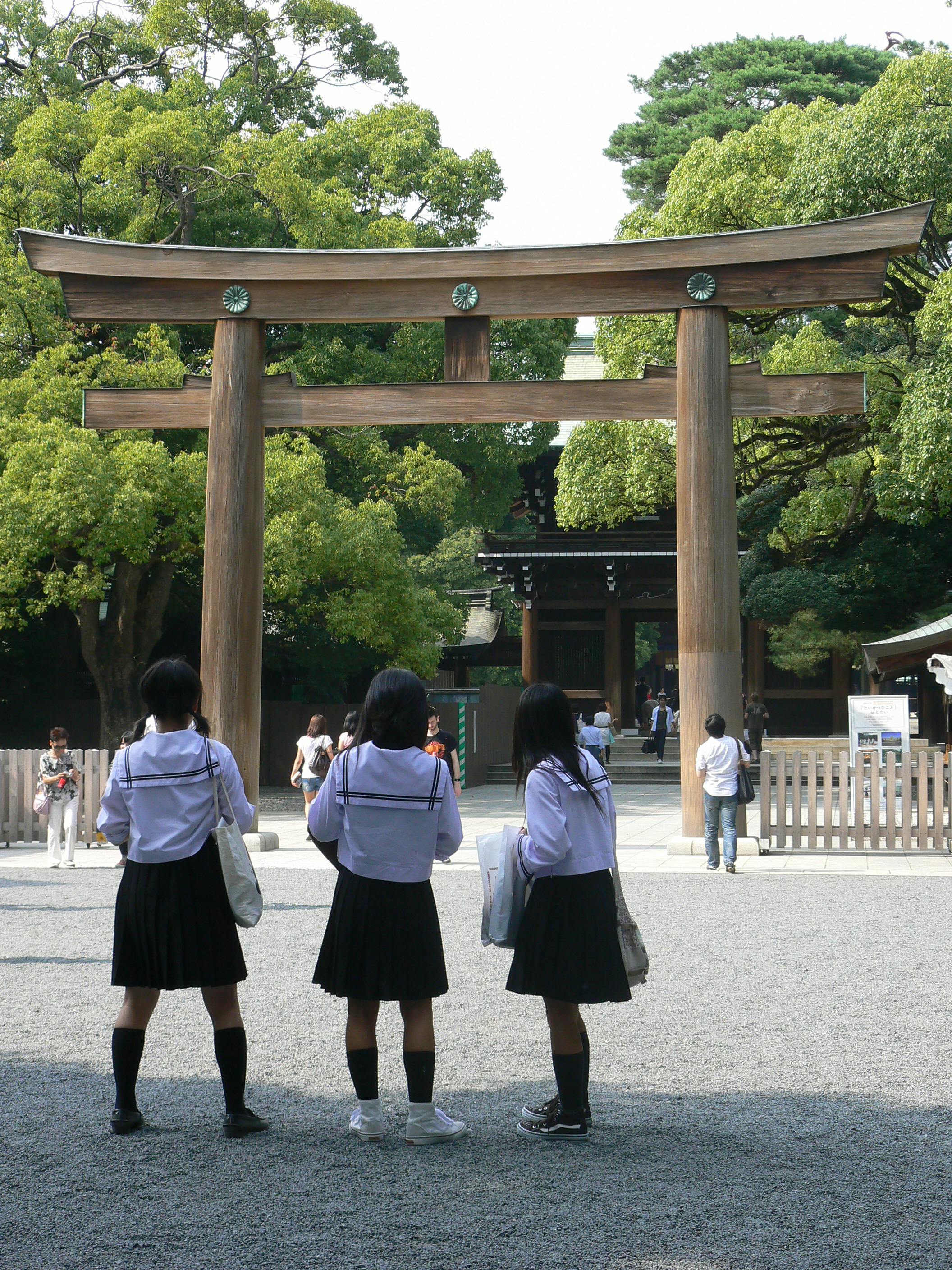 free-stock-photo-of-girls-japan-school