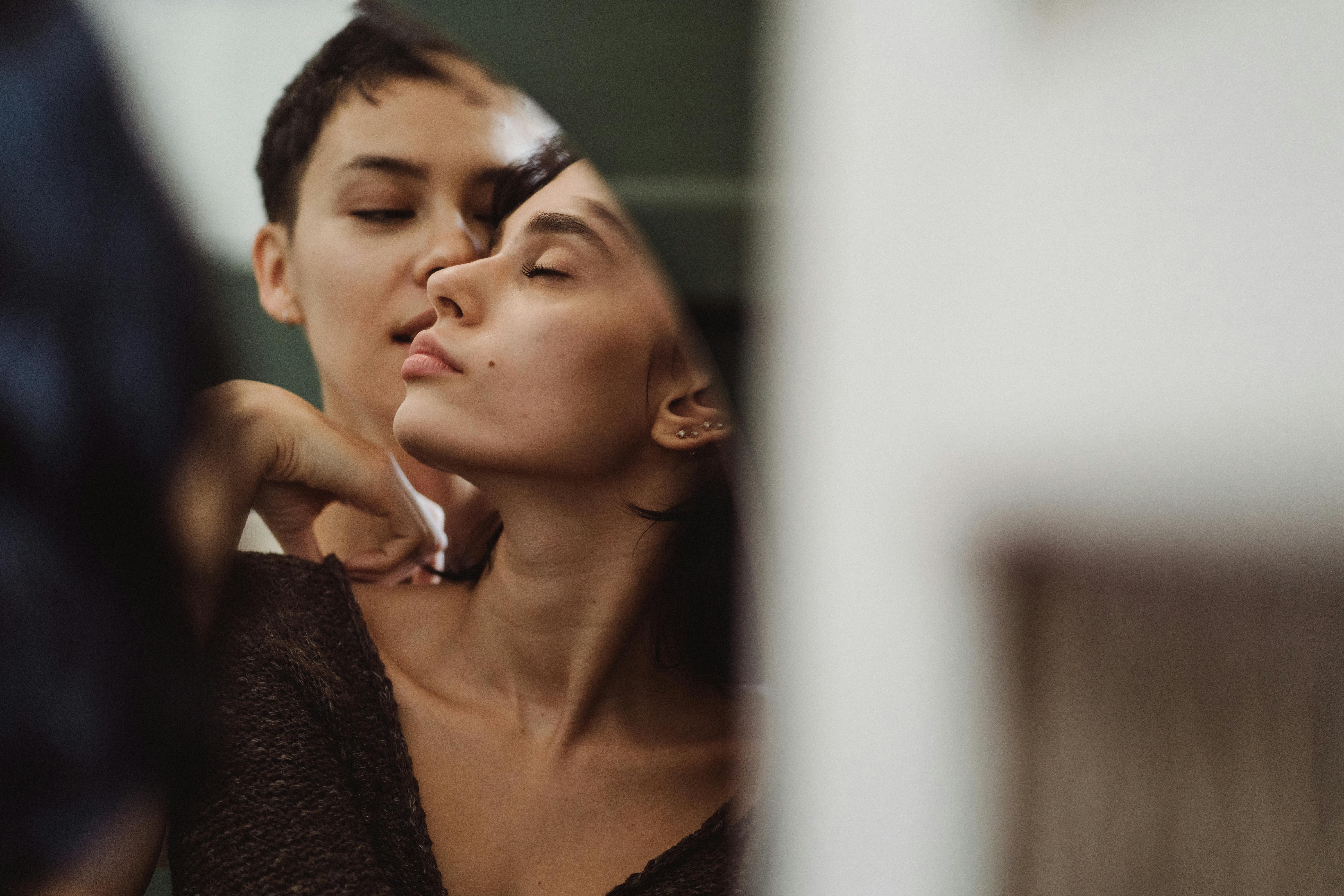 5 Things Emotionally Secure Couples Do Differently