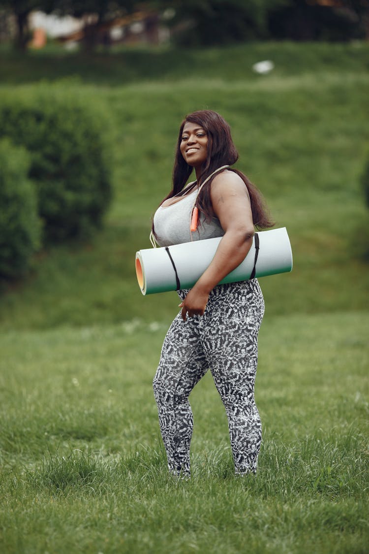 Smiling Woman Going On Picnic