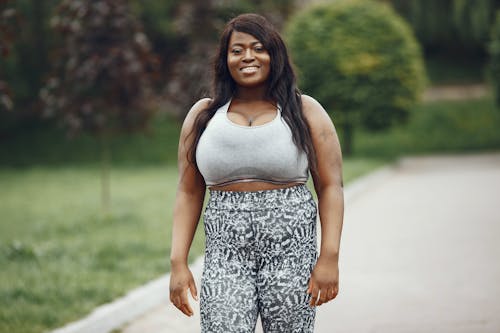 Free A Woman Smiling at the Camera Stock Photo