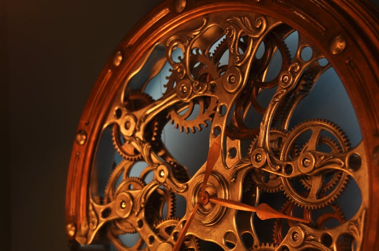 Round Clock Mechanism