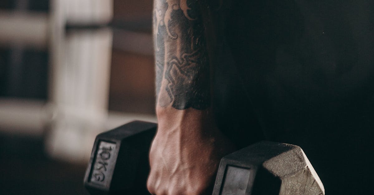 How to get bigger arms and chest in 30 days without weights