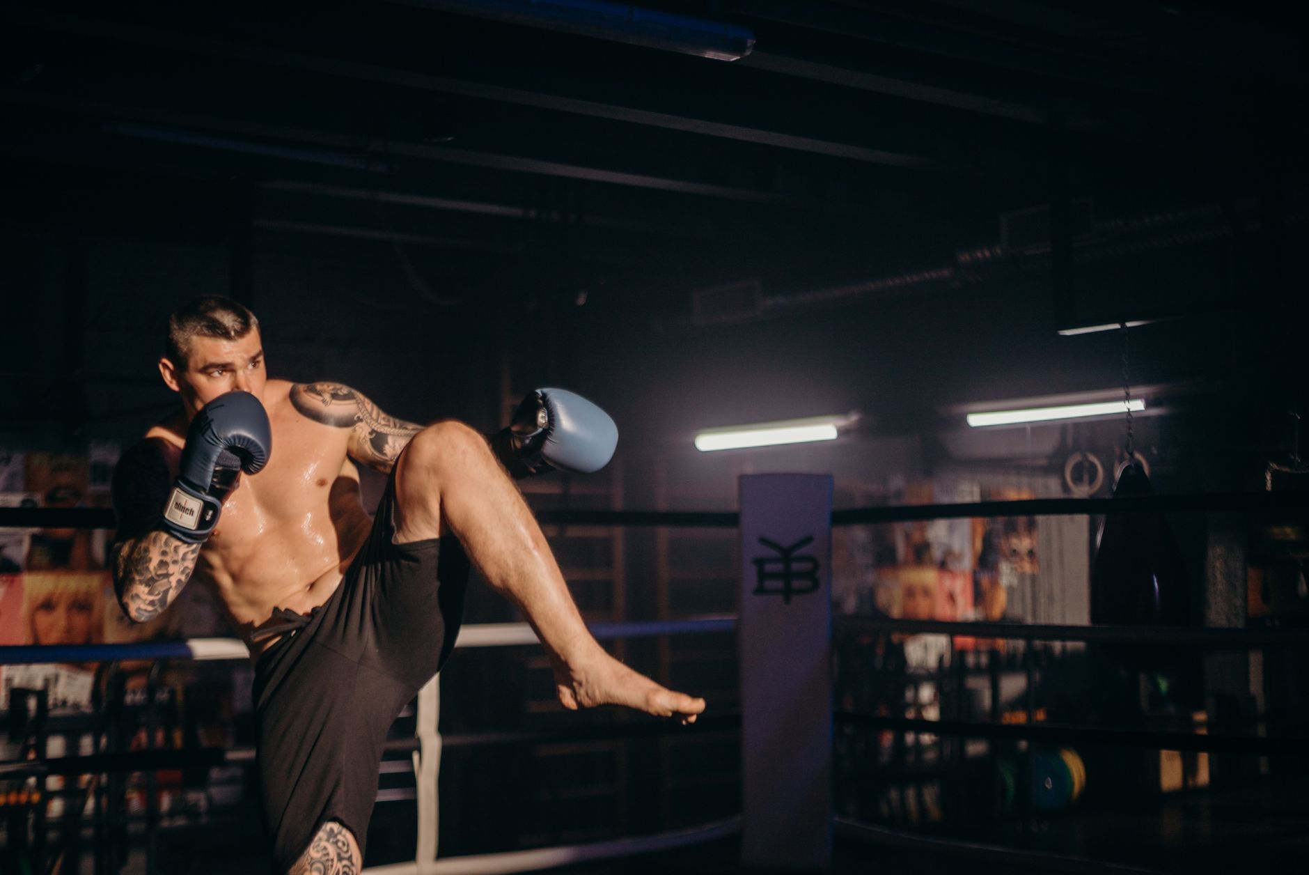 How to do flutter kicks for step 1