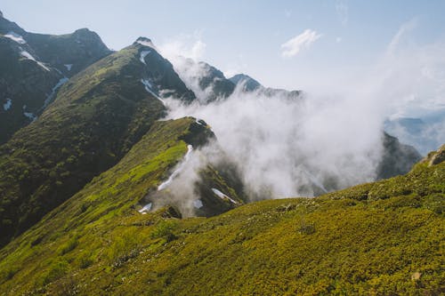 Бесплатное стоковое фото с горы, живописный, облака