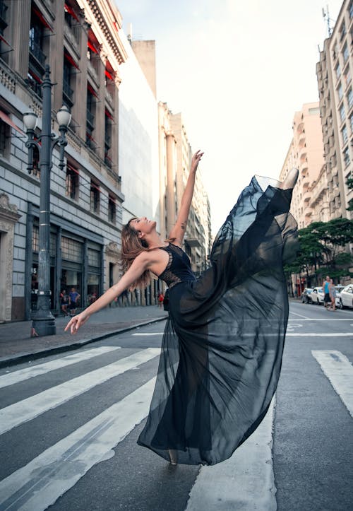 en pointe, ダンサー, ダンスの無料の写真素材
