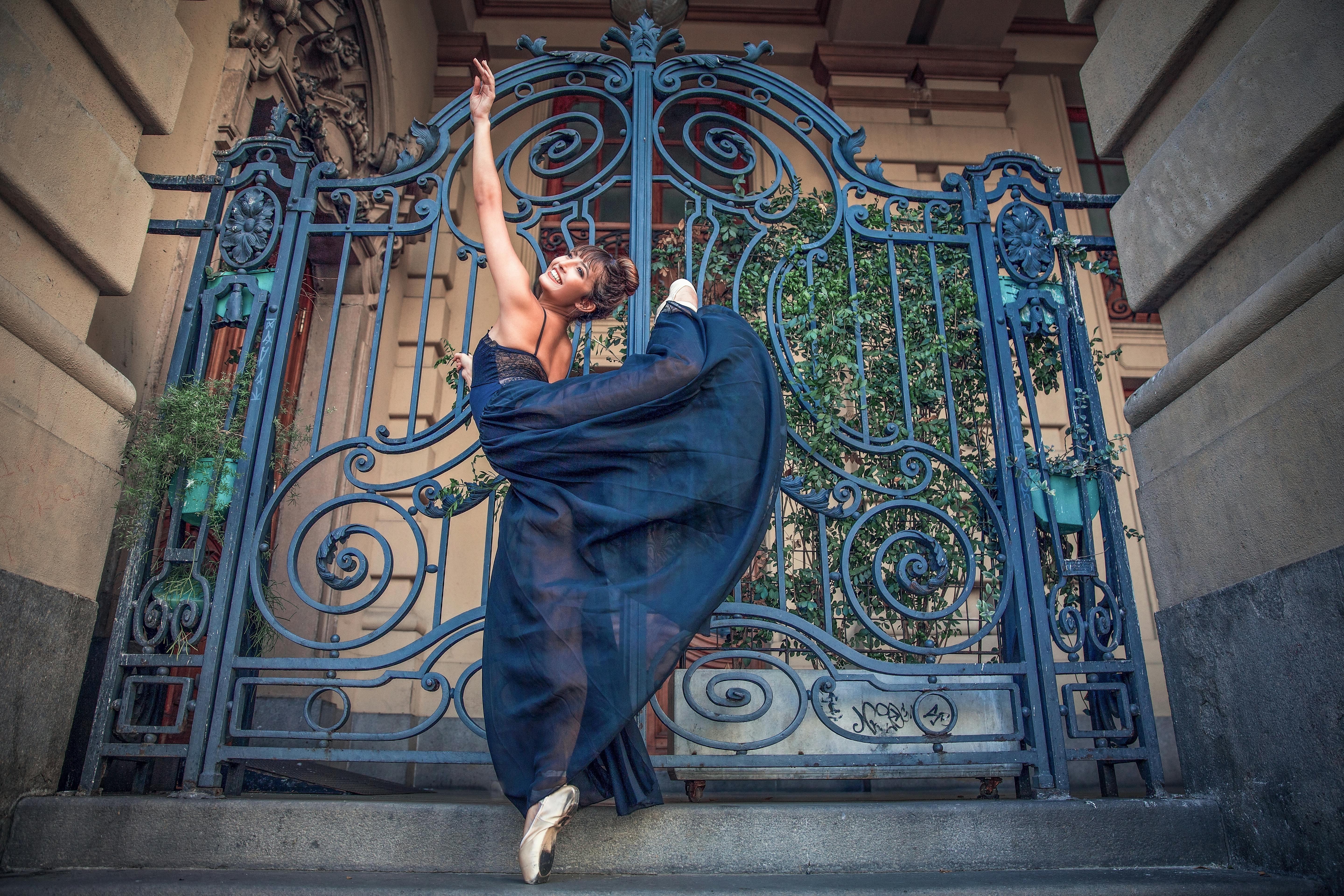 photo of a woman dancing ballet