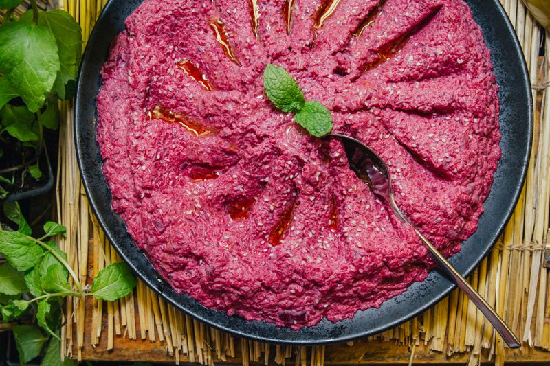 Beetroot houmous with pitta chips