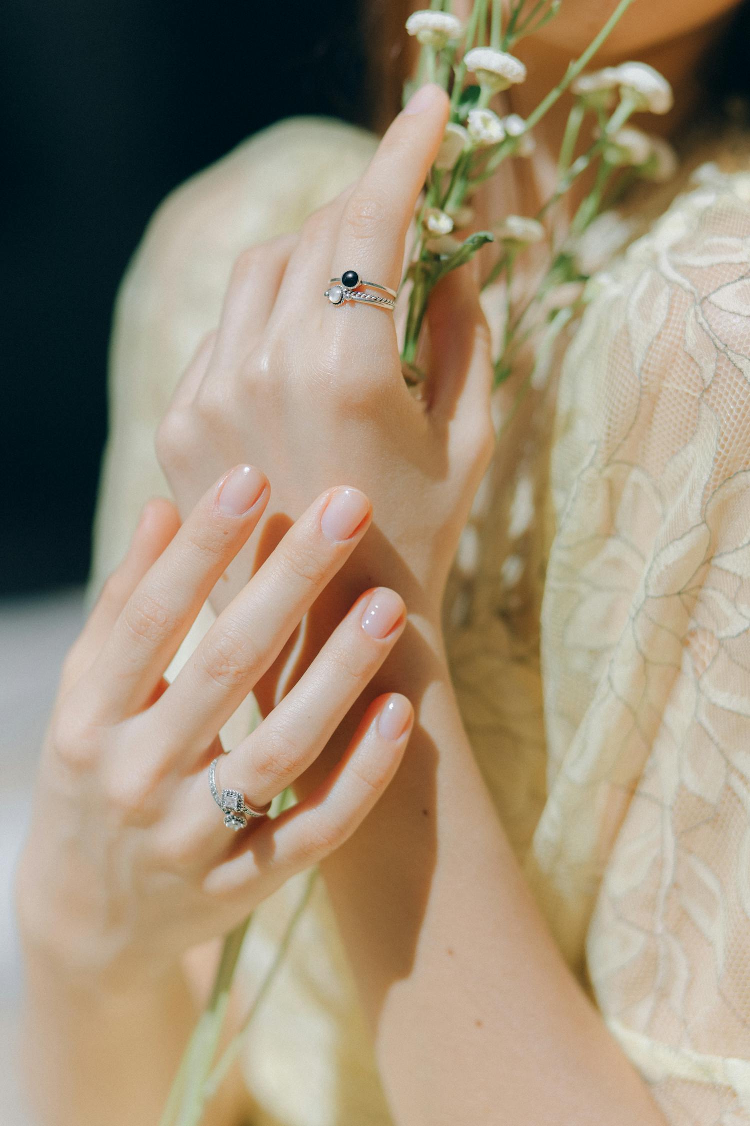 Fotos de stock gratuitas de anillos, bonito, dedos