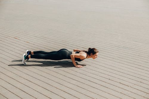 Fotobanka s bezplatnými fotkami na tému 4k, activewear, človek