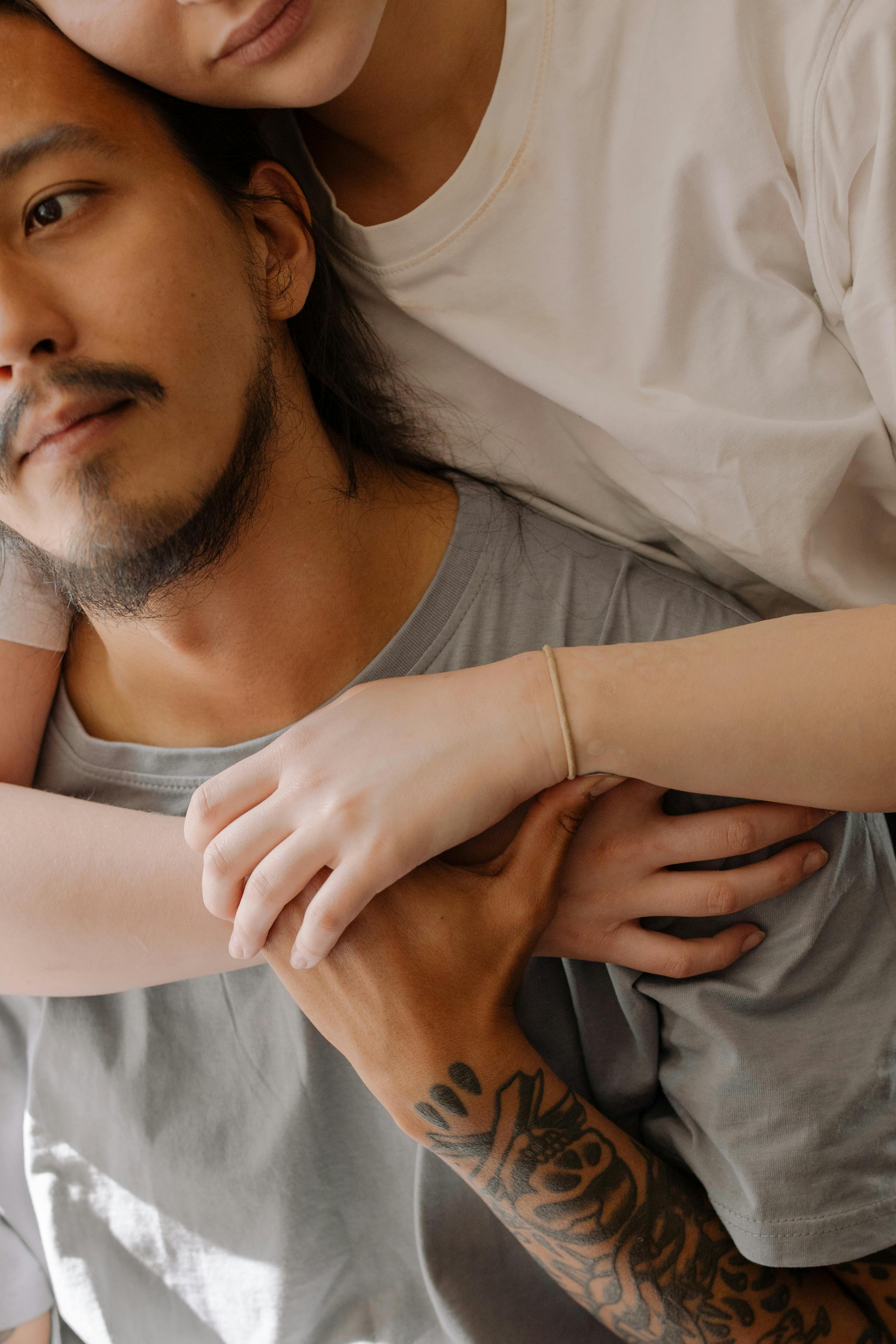 How do you love a guy in a long-distance relationship?