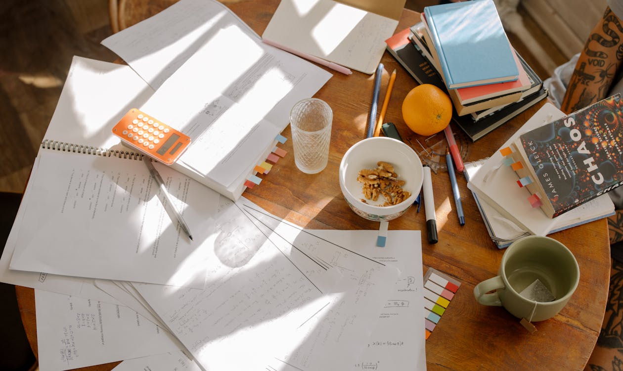 Student practicing speaking naturally without memorizing scripts