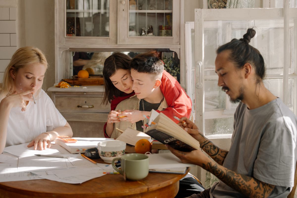 How to Deal With a Difficult Roommate: Scripts & Strategies