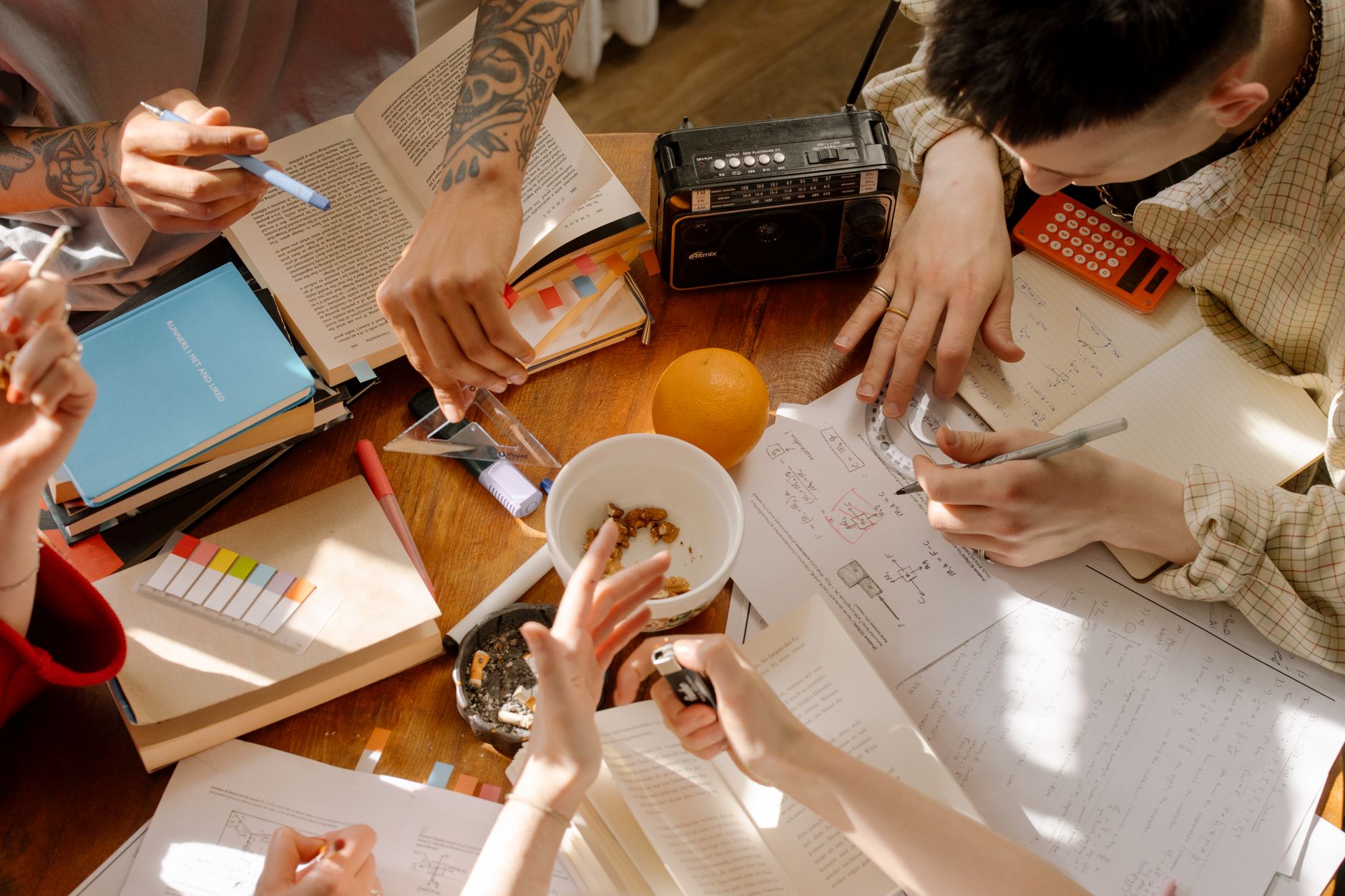 Gruppenarbeit mit dem schwierigen Mitschüler