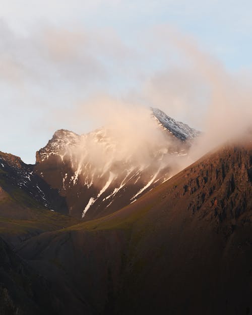 Gratis lagerfoto af bjerg, landskab, lodret skud