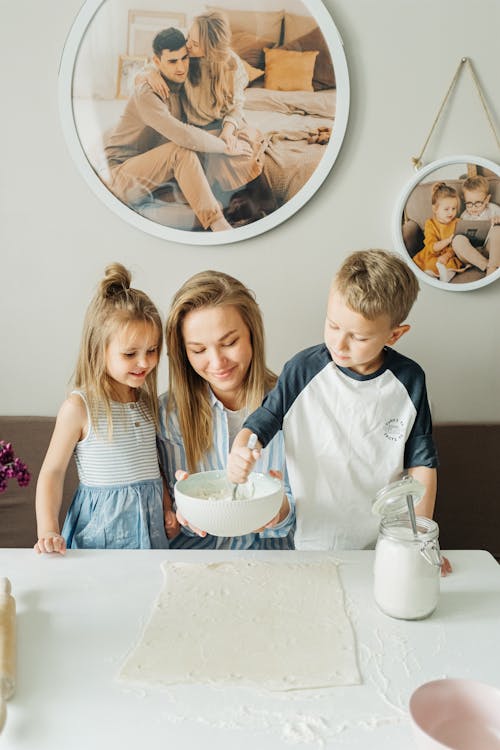 Kostenloses Stock Foto zu backen, bindung, drinnen