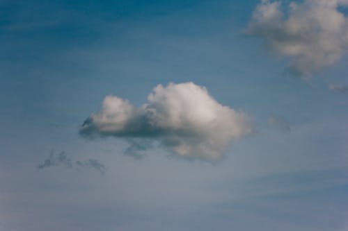 低角度拍攝, 白色的雲, 藍天 的 免費圖庫相片