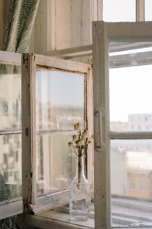 Ventana De Vidrio Con Marco De Madera Blanca