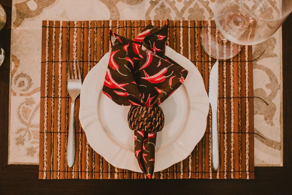 paper napkin restaurant table sketch