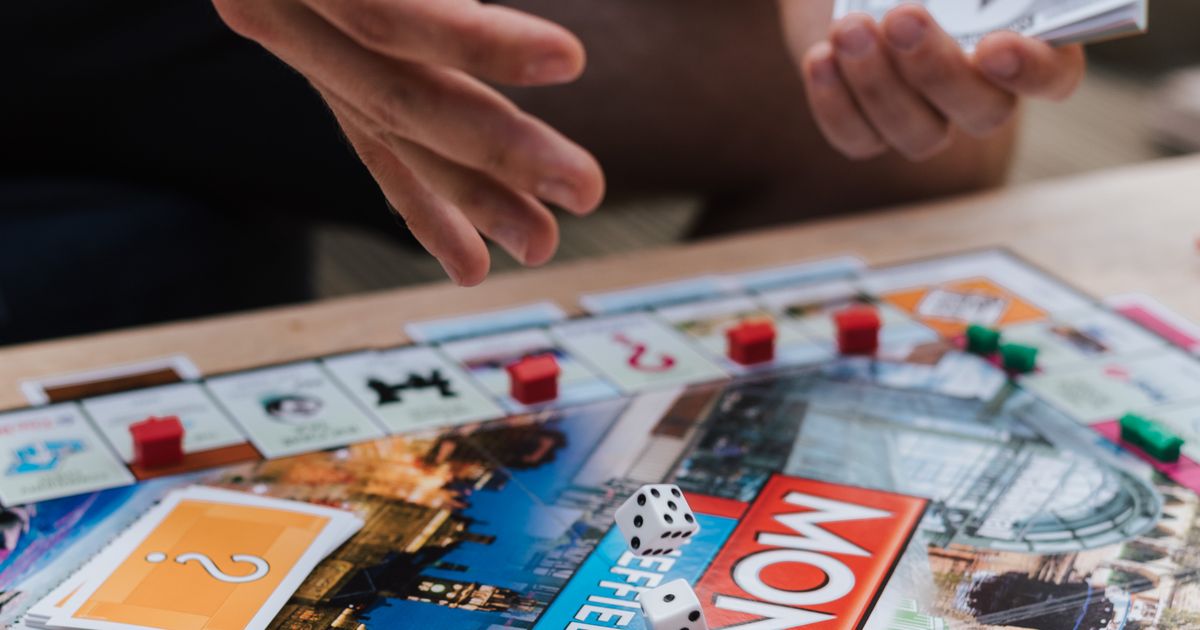 Board game gifting guide β detailed close-up view