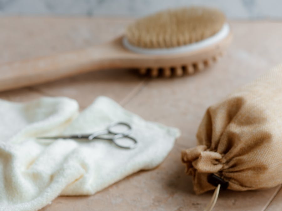 How can I reduce body odor naturally?