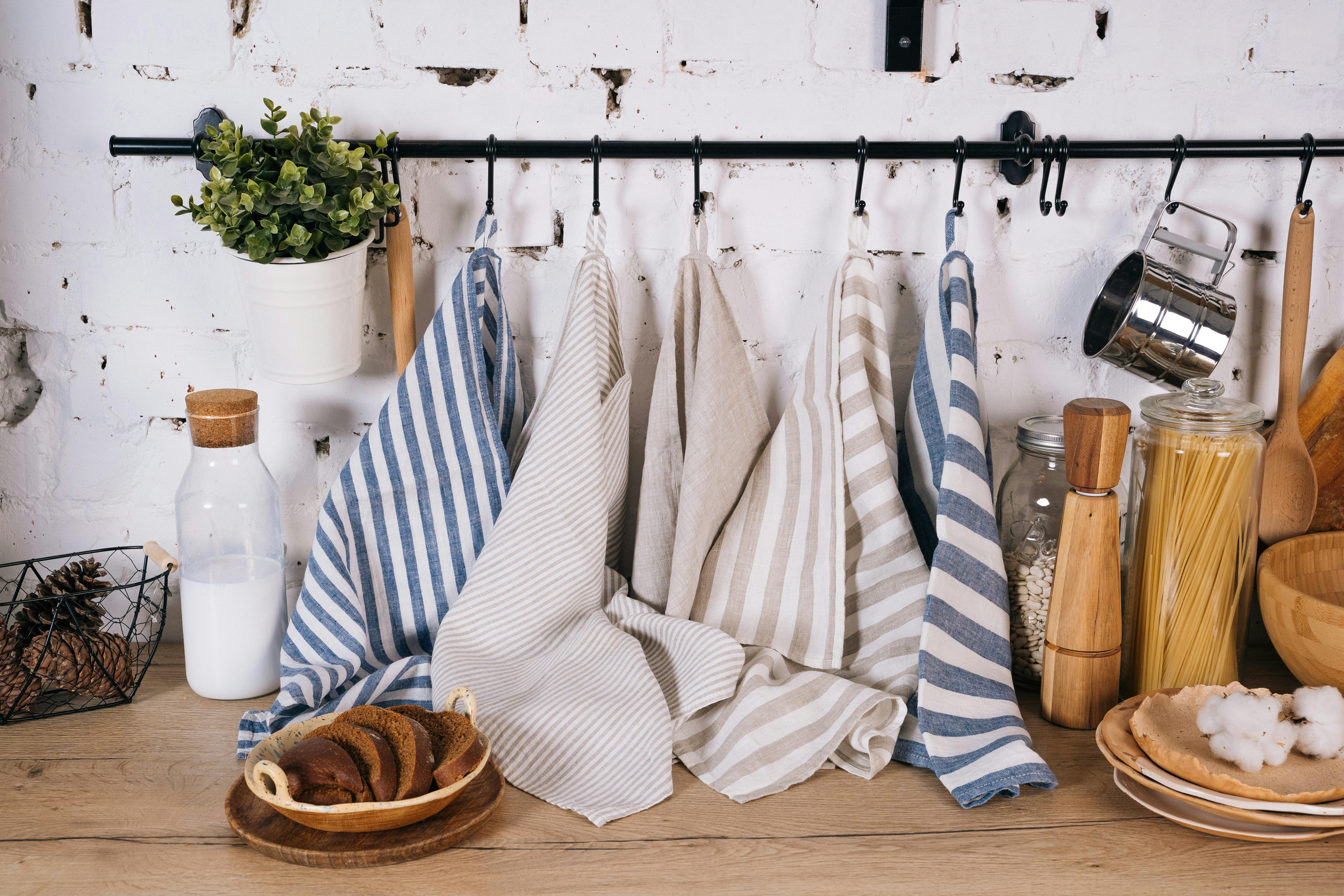 104 Kitchen Towel Hanging Stock Photos, High-Res Pictures, and Images -  Getty Images
