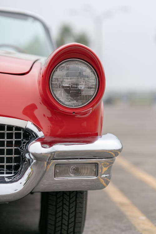 Foto profissional grátis de brilhante, carro vermelho, clássico