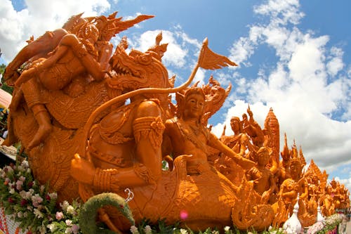 Free Dragon and Deity Statue Stock Photo
