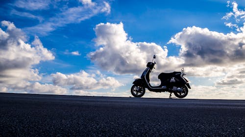 停車場, 天空, 小型摩托車 的 免費圖庫相片