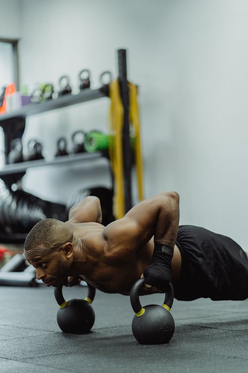 Kostnadsfri bild av afroamerikansk man, fitness, kettle