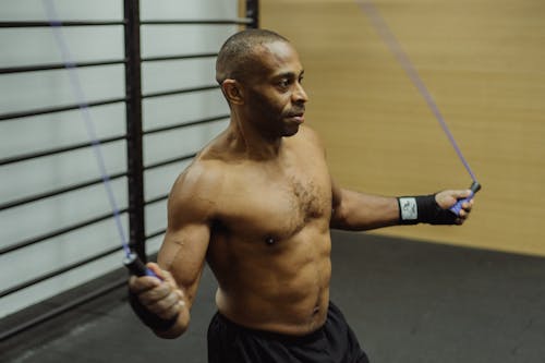 Gratis stockfoto met Afro-Amerikaanse man, bijpassen, fitness