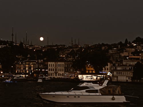 Free stock photo of boat, full moon, istanbul