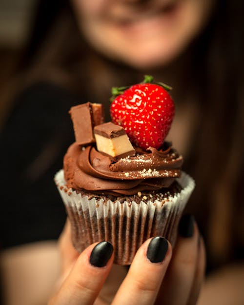 Gratis stockfoto met aardbei, cake, chocolade