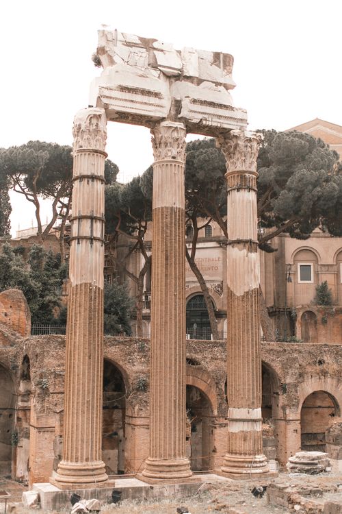 Free Intricate Roman ruins featuring columns, showcasing ancient architecture. Stock Photo