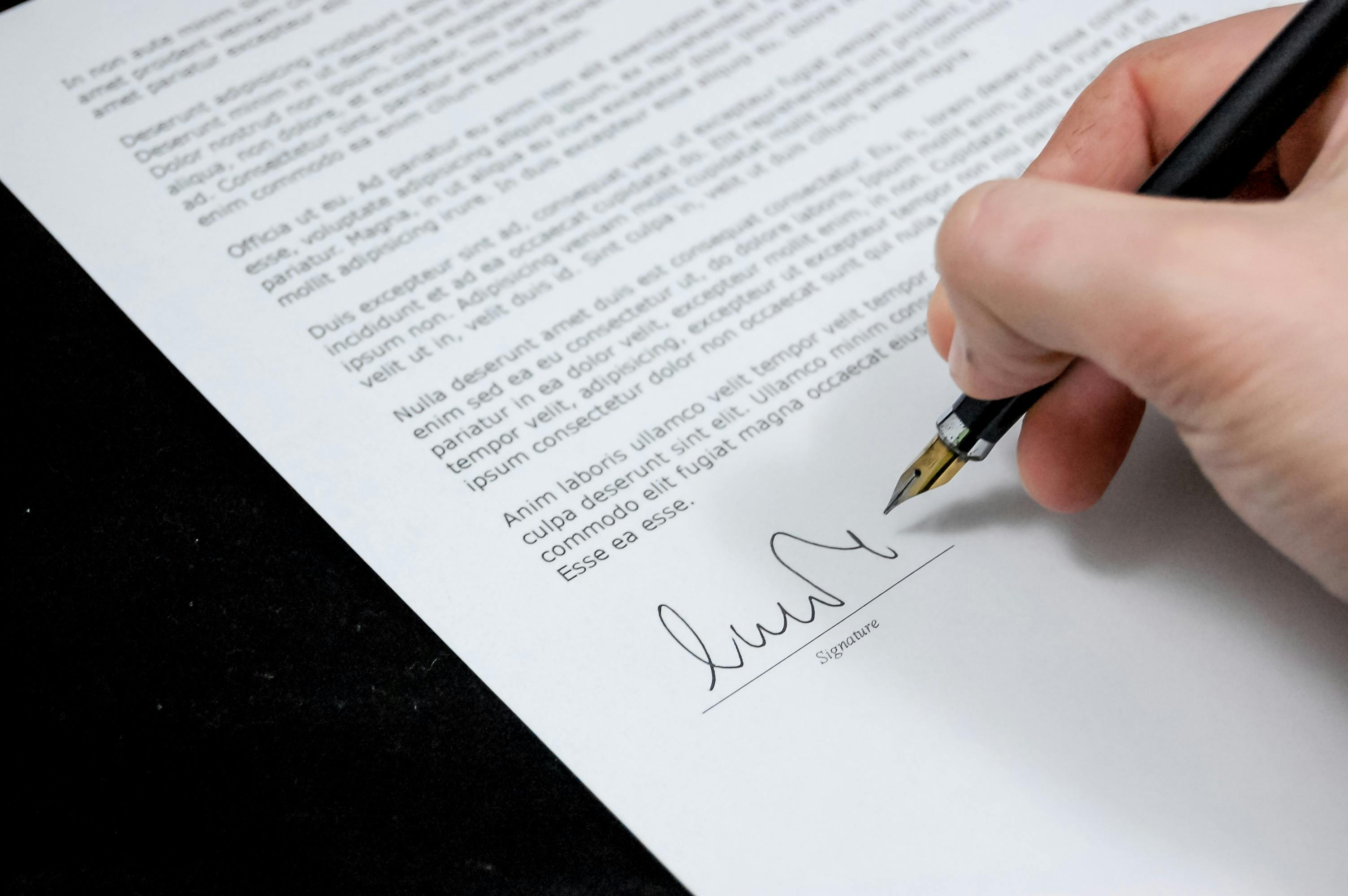 Premium . Contract for online business the concept of electronic signature  esigning digital document management paperless office and signing business  contracts, HD wallpaper | Peakpx