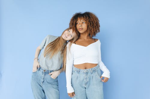 Fotobanka s bezplatnými fotkami na tému Afroameričanka, černoška, denim