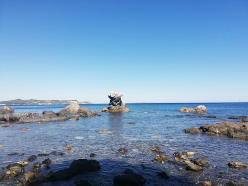 Ilmainen kuvapankkikuva tunnisteilla à la mer, cailloux, saapumissuunnitelma bleu