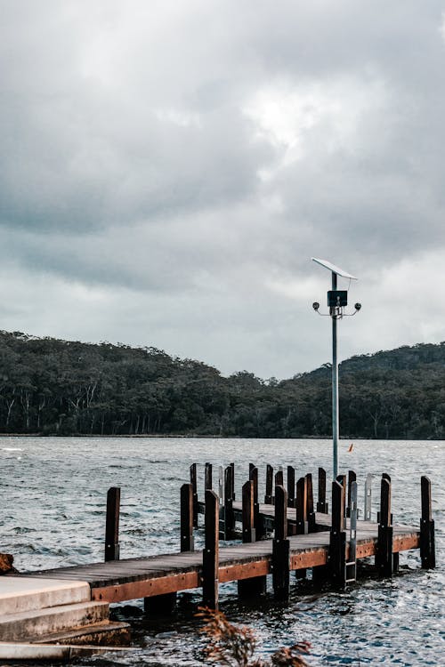 açık hava, ahşap, atmosfer içeren Ücretsiz stok fotoğraf