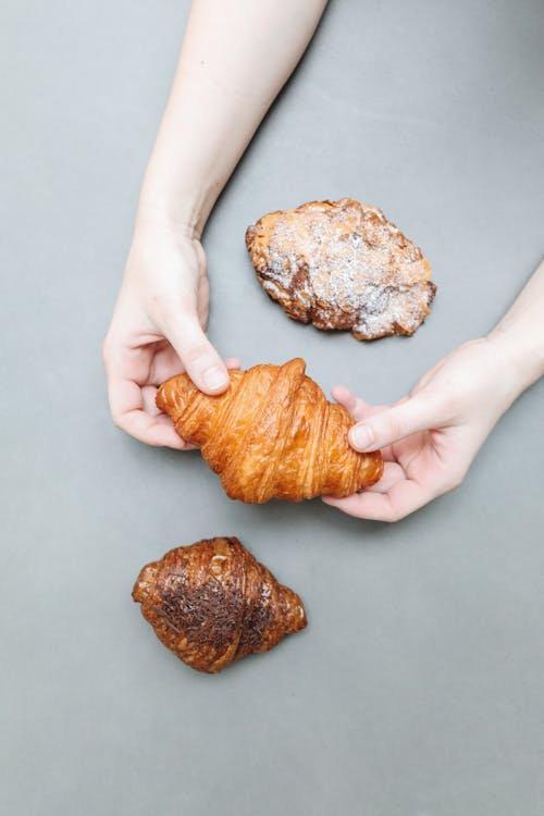 Gratis Foto stok gratis croissant, dipanggang, gula bubuk Foto Stok