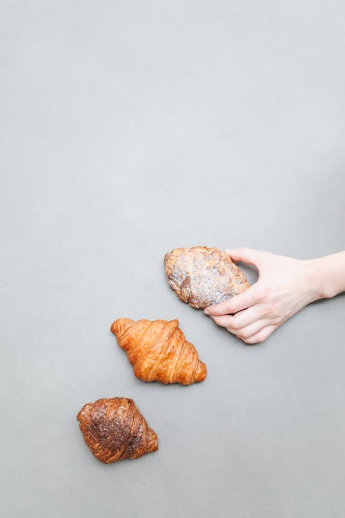 Foto stok gratis croissant, dipanggang, fotografi makanan