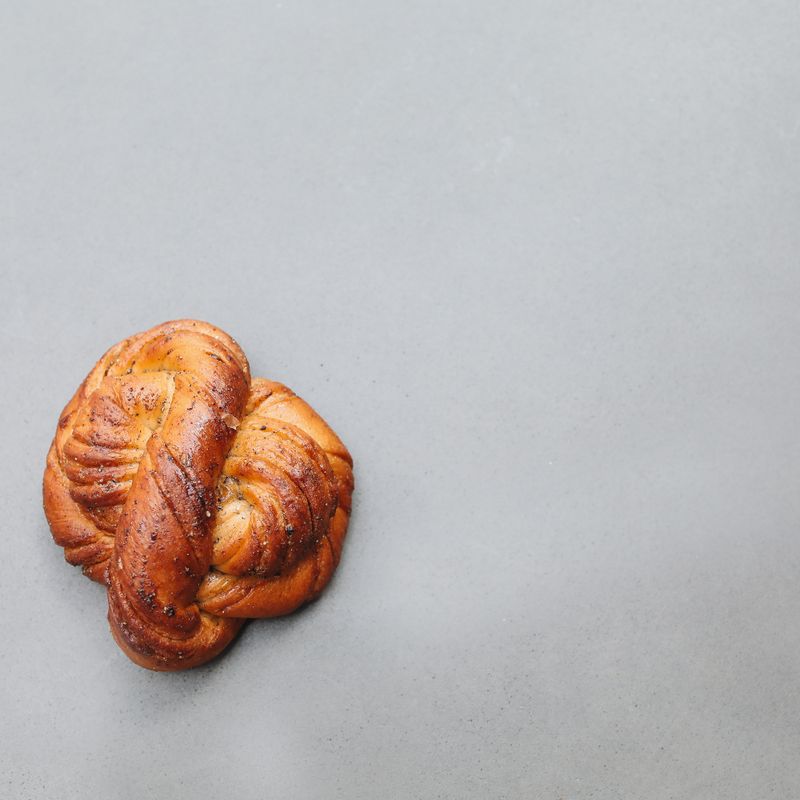 Sourdough Discard Cardamom Swirl Buns