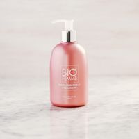 Olive and rice milk body lotion bottle — photo by Andrea Sant on Pexels