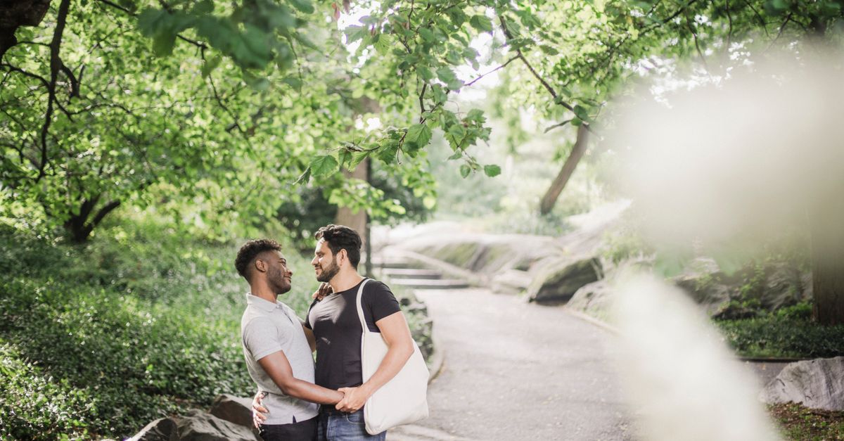 Comment renforcer le lien affectif grâce aux gestes tendres