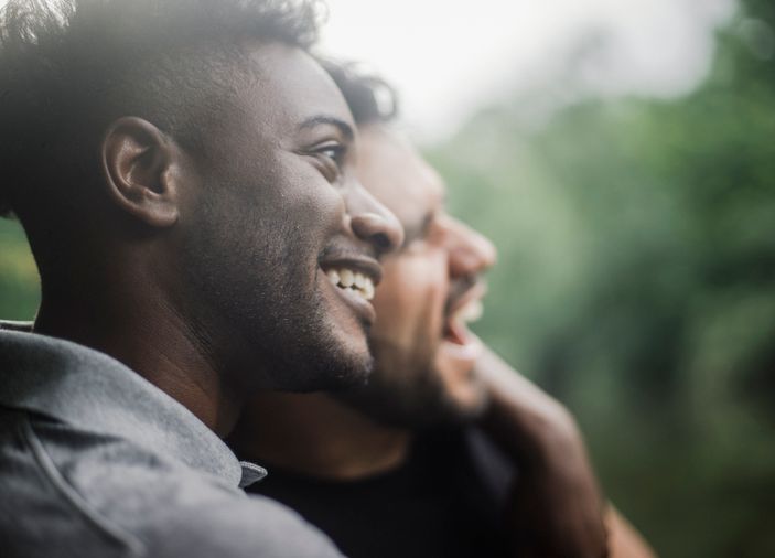 Online dating: starting a conversation on a niche platform