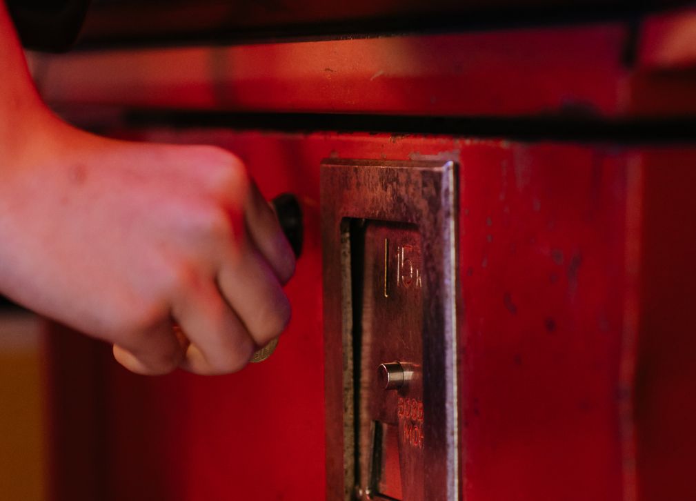 Online Casino: Spielautomaten und Live-Spiele im Überblick