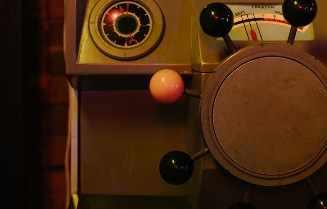 Online Spielautomaten mit bunnen Symbolen und drehenden Walzen