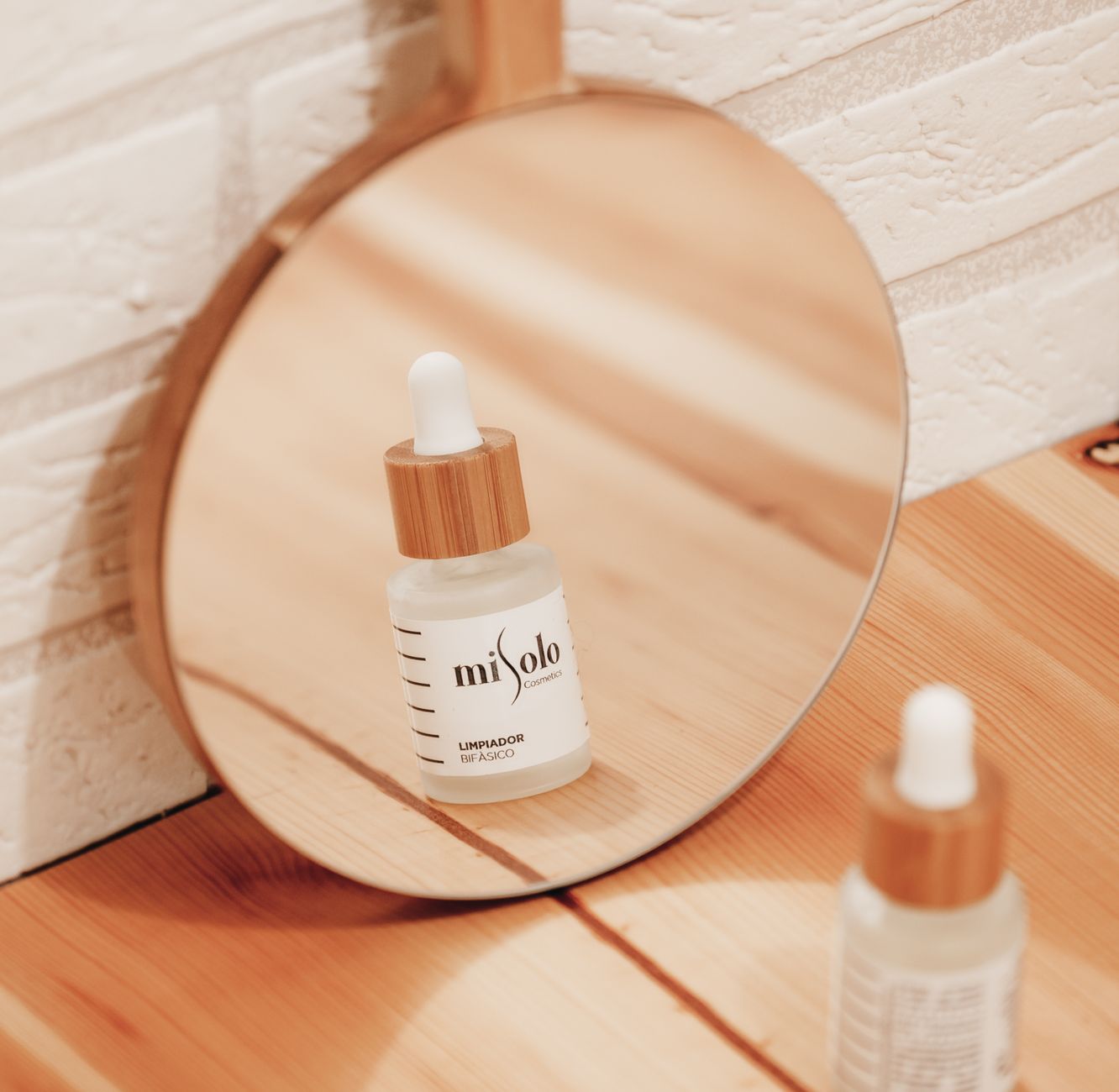 Tranexamic Acid for Skin: Your New Secret Weapon Against Discoloration?