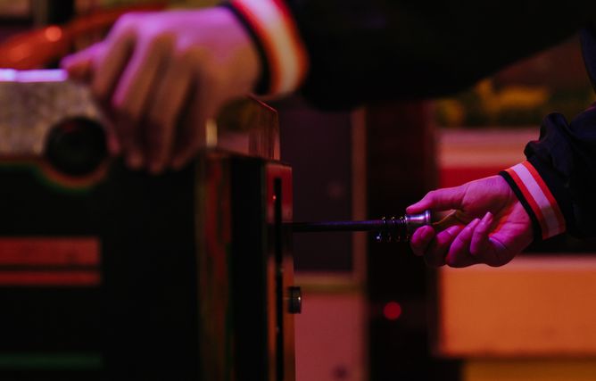Online Casino: Spielautomaten und Live-Spiele im Überblick