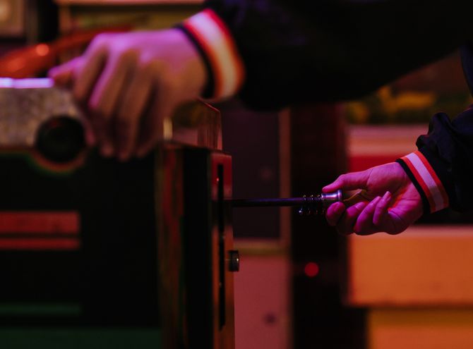 Online Casino: Spielautomaten und Live-Spiele im Überblick